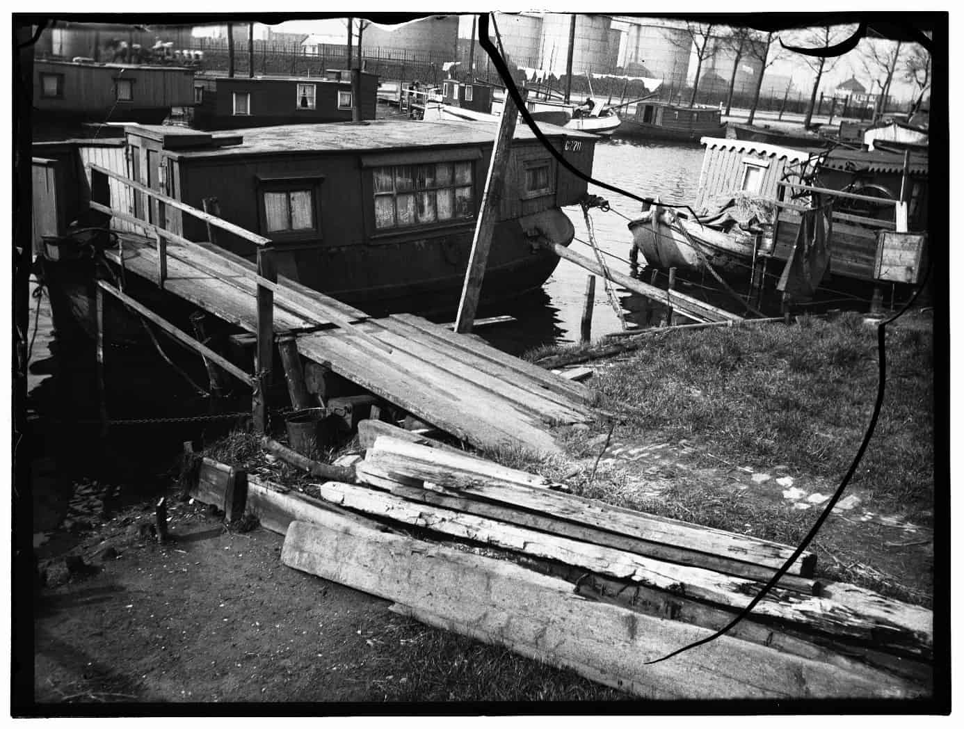 Woonboot aan de Grasweg, 1932. Stadsarchief Amsterdam
