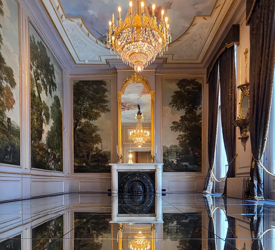 Spiegelvloer in het Grachtenmuseum