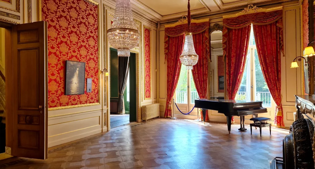 Grote zaal van het Grachtenmuseum